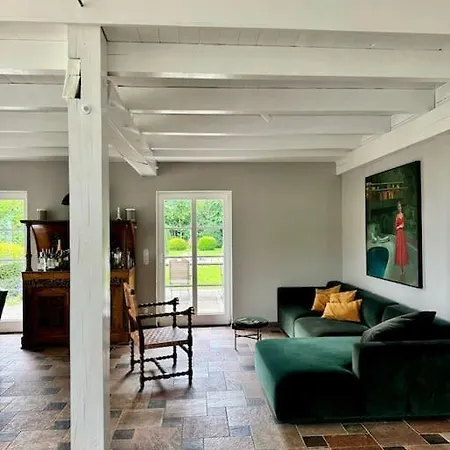 Casa de Férias Idyllisches Reetdachhaus